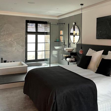 Ennea - Jacuzzi & Luxury Suites (Adults Only) Perpignan Ngoại thất bức ảnh