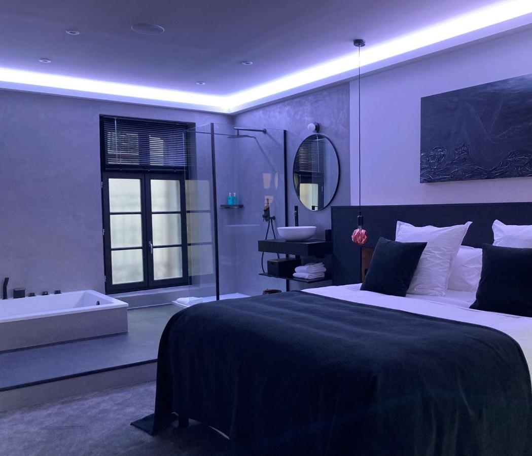 Ennea - Jacuzzi & Luxury Suites (Adults Only) Perpignan Ngoại thất bức ảnh
